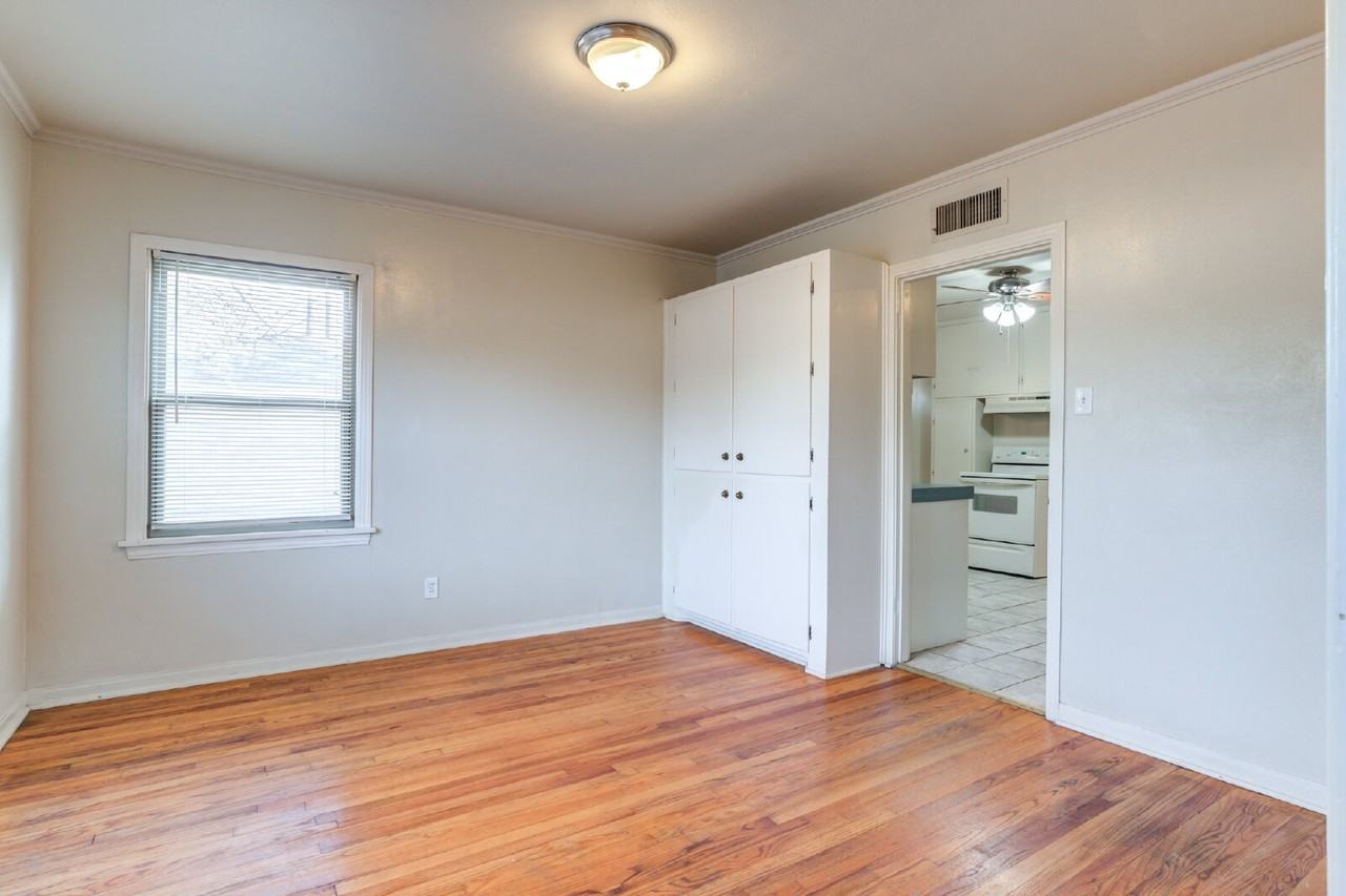 2430 30th St - Photo 7 of 28