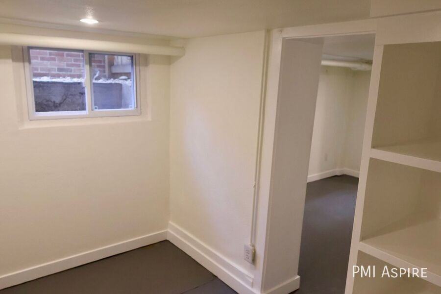 1021 N Ogden St #B2 - Photo 6 of 10