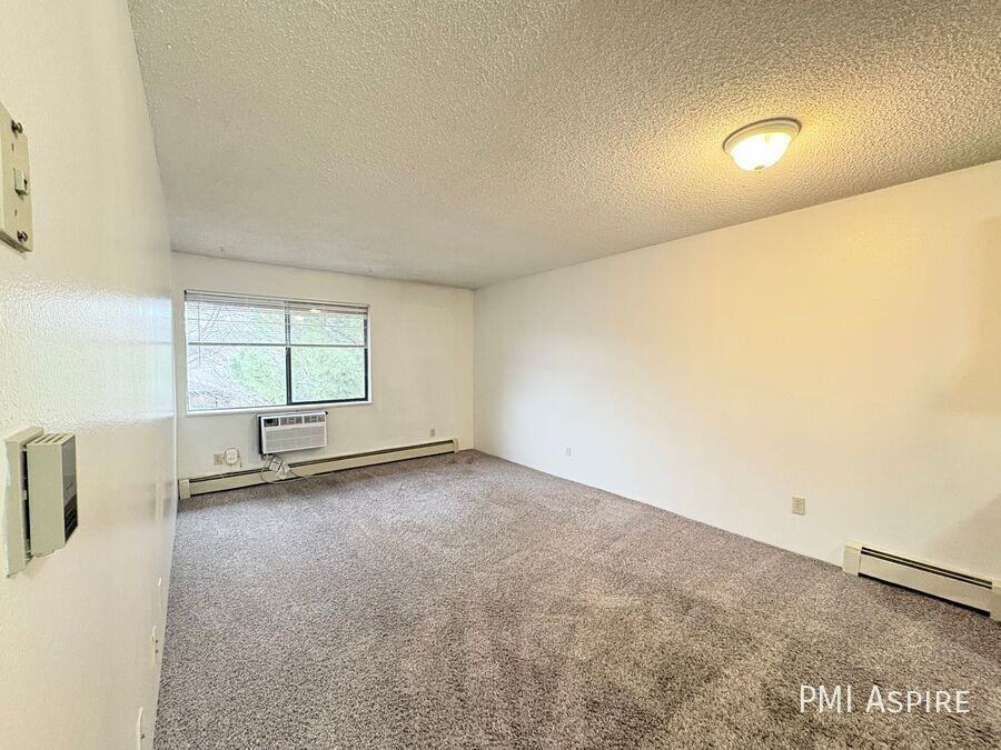 2264 Dexter Dr #300 - Photo 2 of 8