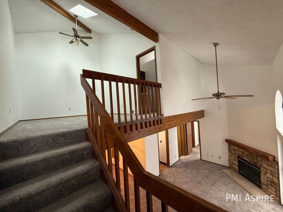 942 S Walden St #201 - Photo 4 of 15