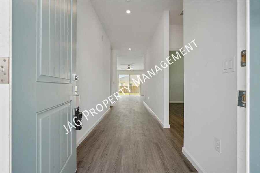 516 Fredericksburg St Sw - Photo 4 of 30