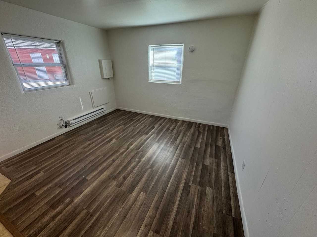 2712 W Colorado Ave #5 - Photo 4 of 11