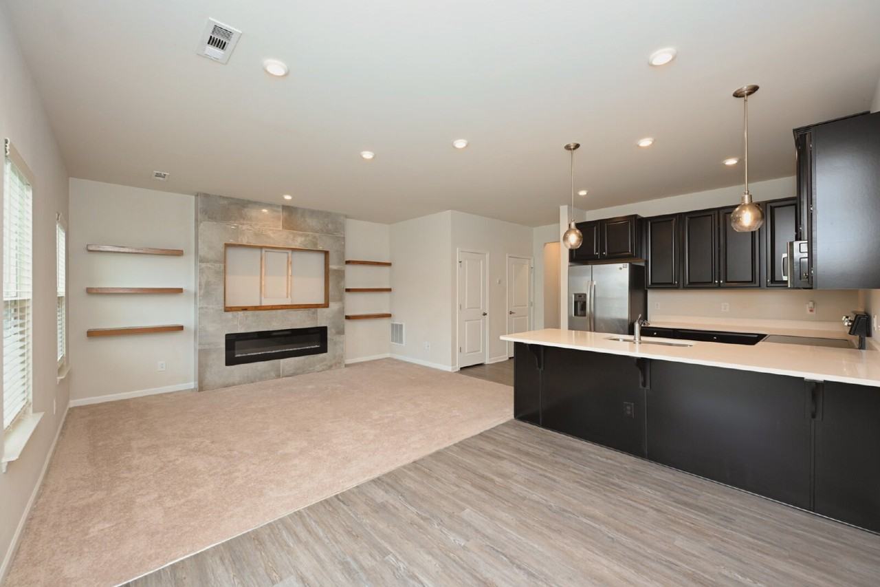 464 Killarney Park - Photo 4 of 37