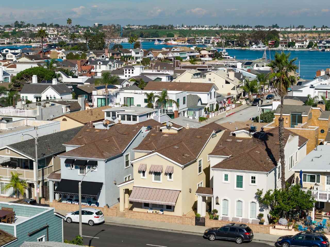 208 E Balboa Blvd - Photo 5 of 45