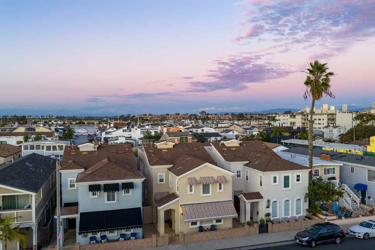 208 E Balboa Blvd - Photo 6 of 45