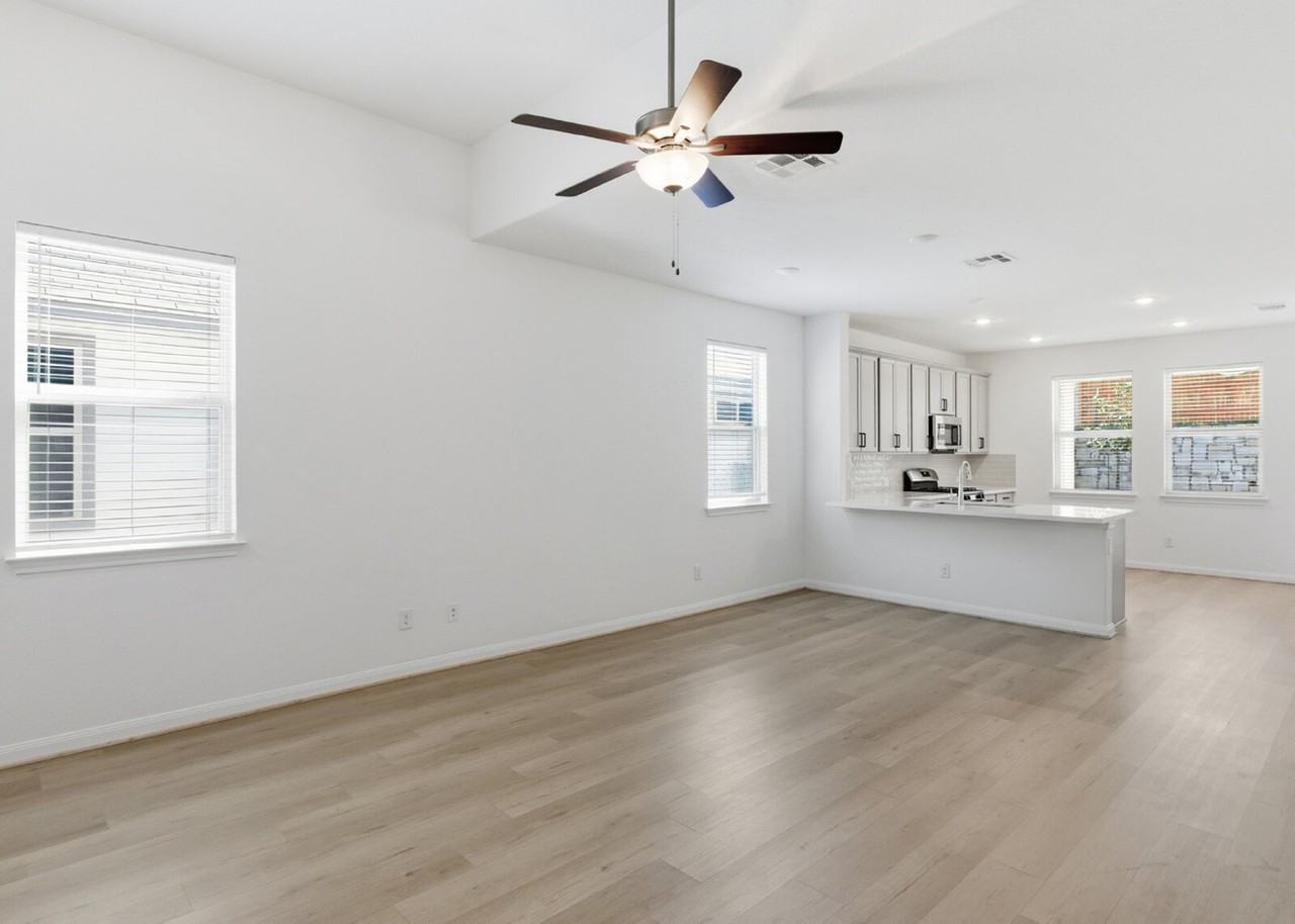 9210 Mccoy Pass - Photo 5 of 22