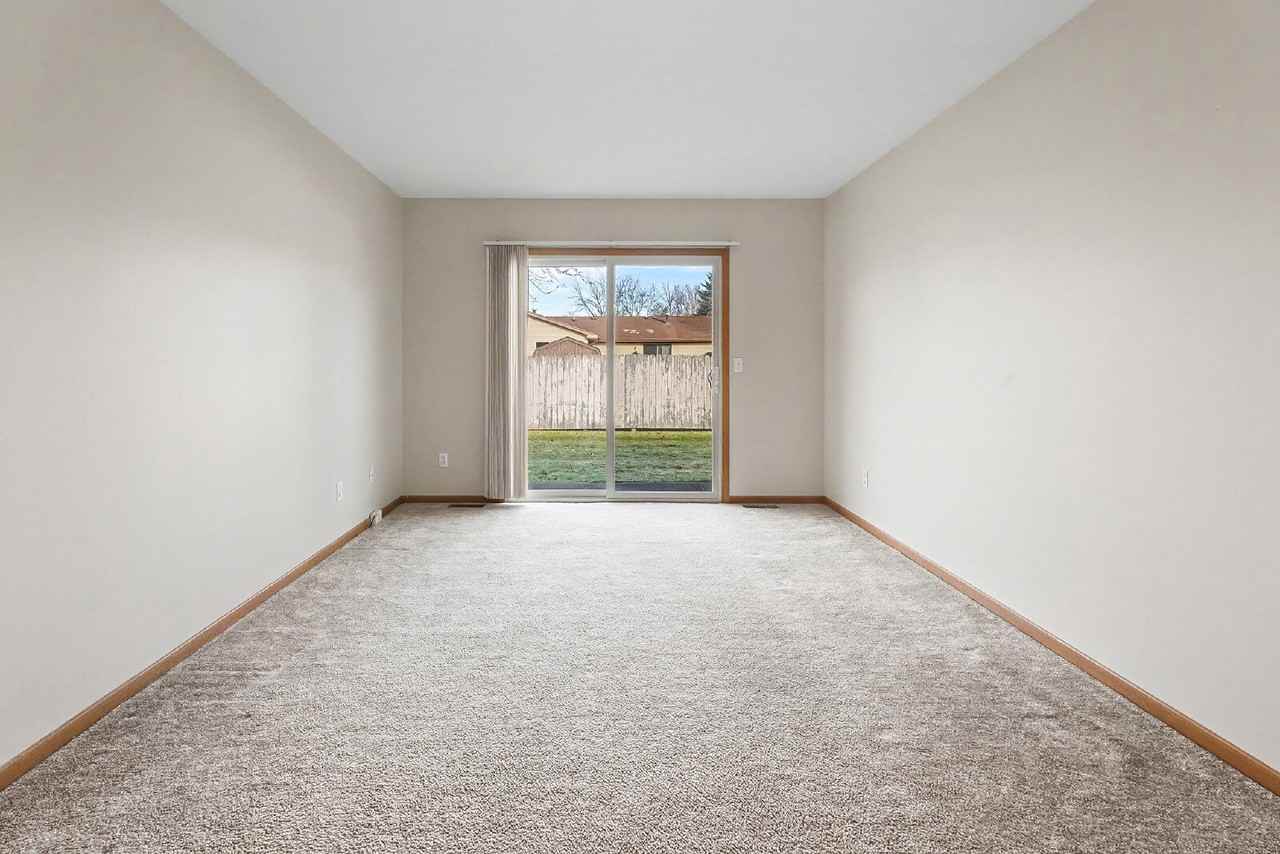 6192 Whitcomb Dr - Photo 5 of 16