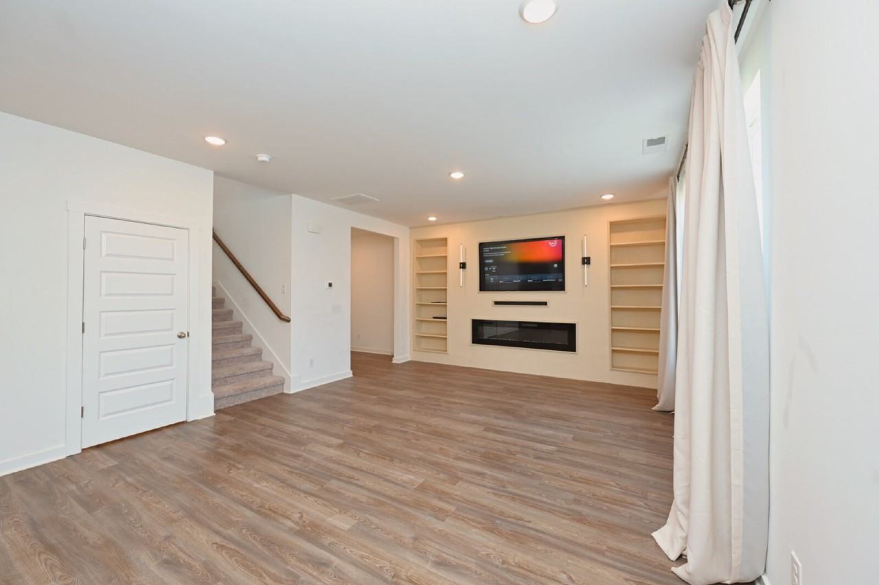 5203 Cothron Dr - Photo 2 of 50