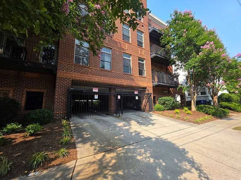 810 W Princess Anne Rd - Photo 2 of 23