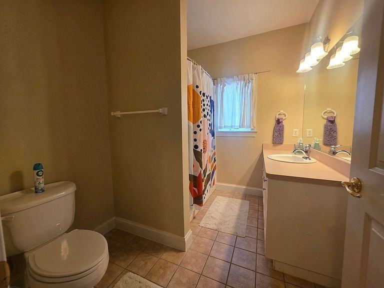 810 W Princess Anne Rd - Photo 6 of 23