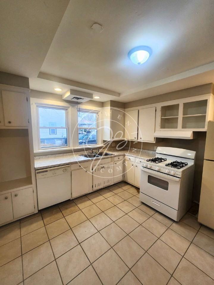 4239 Lewis Ave - Photo 7 of 29