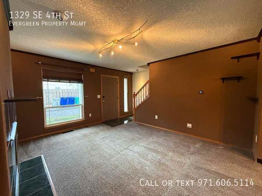 1329 Se 4th St - Photo 7 of 50