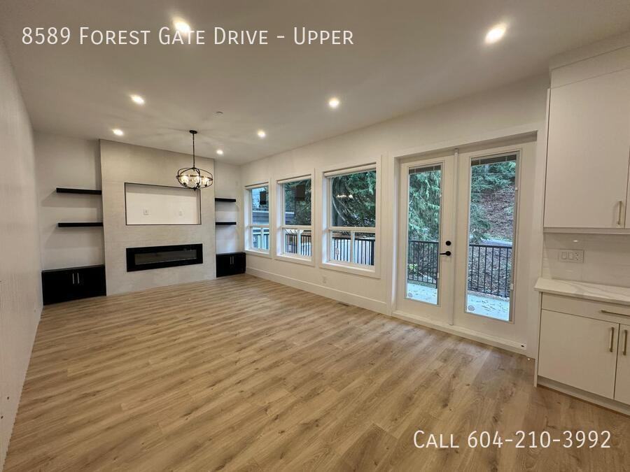 8589 Forest Gate Dr - Photo 3 of 17