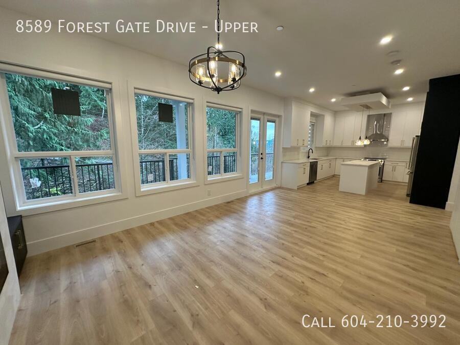 8589 Forest Gate Dr - Photo 5 of 17