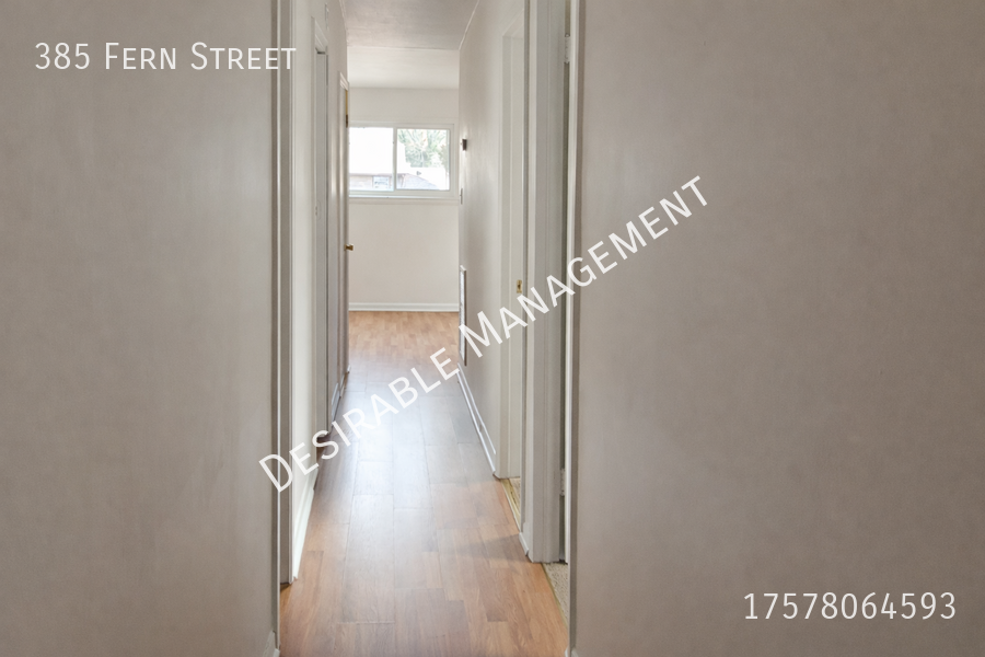 385 Fern St - Photo 4 of 8