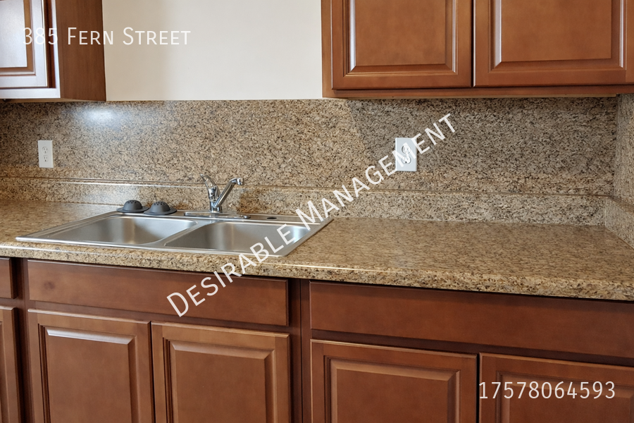 385 Fern St - Photo 5 of 8