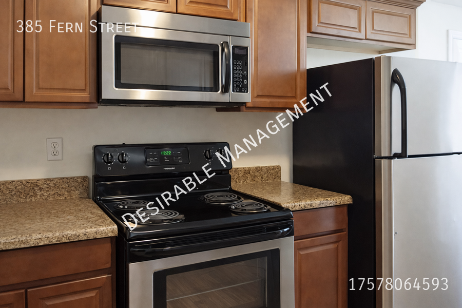 385 Fern St - Photo 6 of 8