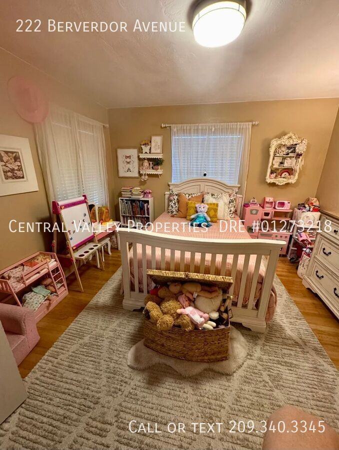 222 Berverdor Ave - Photo 7 of 10