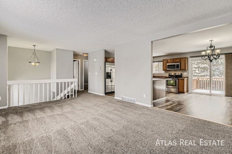 4606 Misty Dr - Photo 2 of 16