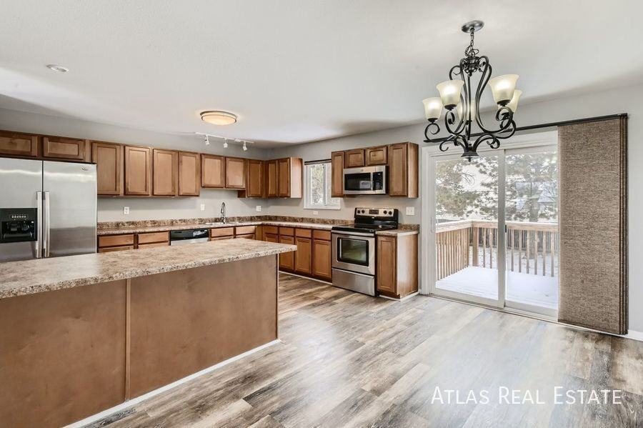 4606 Misty Dr - Photo 3 of 16