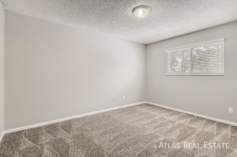 4606 Misty Dr - Photo 4 of 16