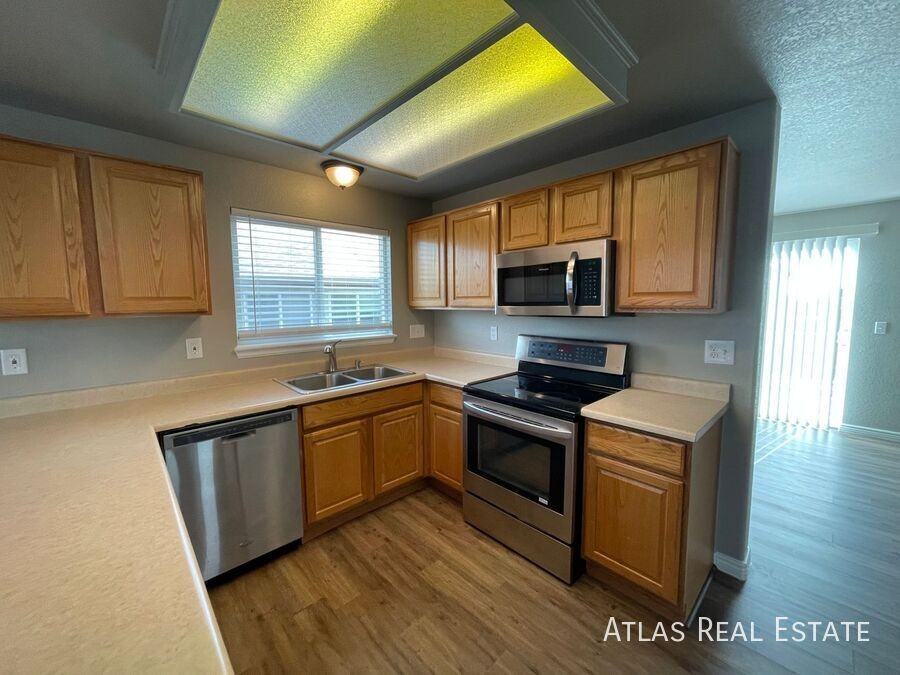 5566 Vermillion Bluffs Dr - Photo 6 of 27