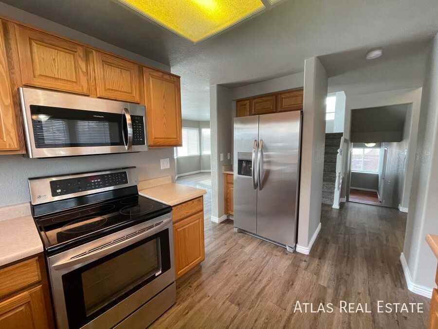 5566 Vermillion Bluffs Dr - Photo 7 of 27