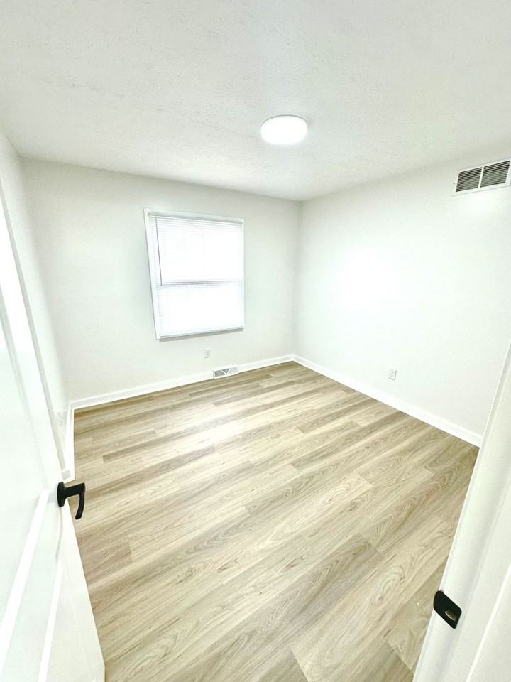 1351 Whig Ct - Photo 6 of 18