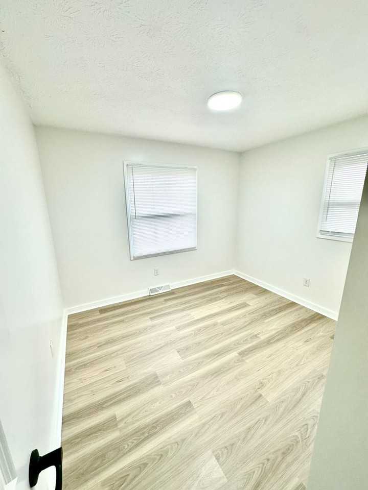 1351 Whig Ct - Photo 7 of 18