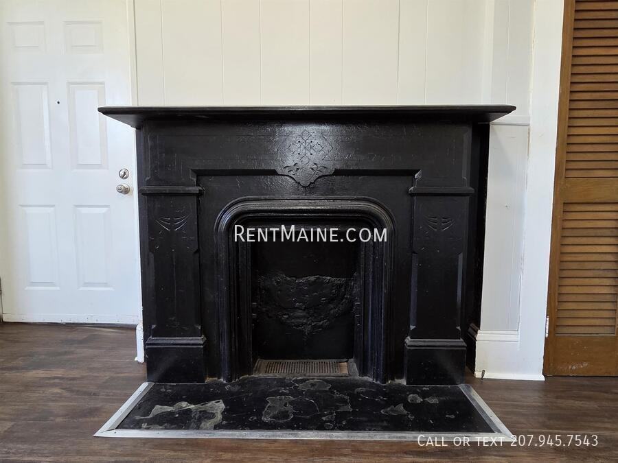 139 Oak St #1F - Photo 4 of 13