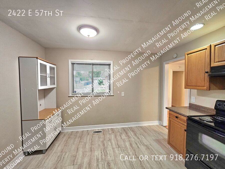 2422 E 57th St - Photo 6 of 13