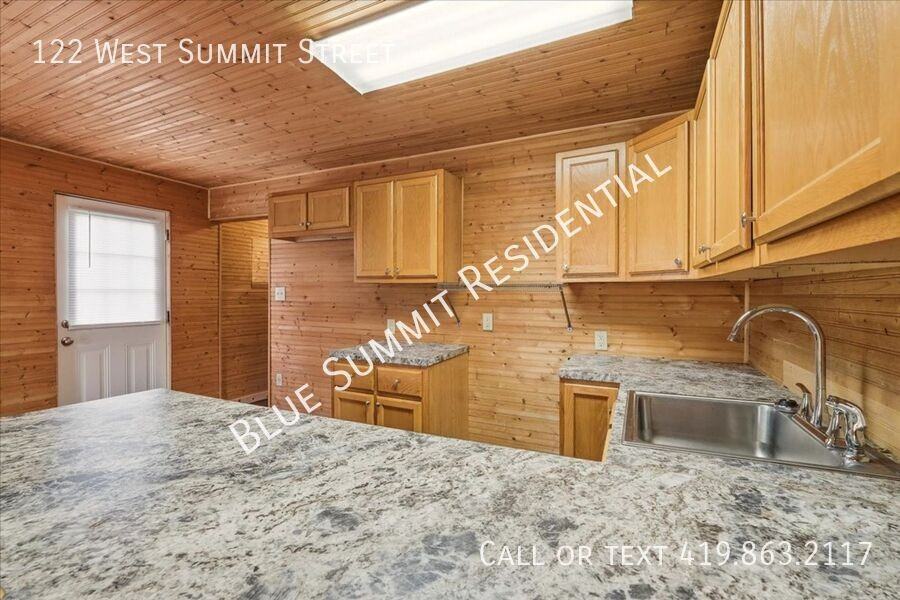 122 W Summit St - Photo 7 of 19