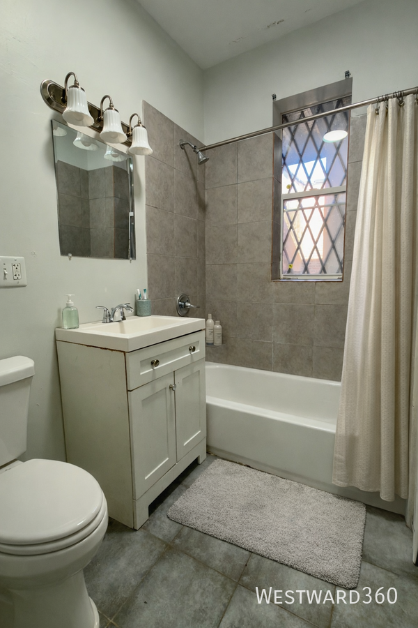 310 S Springfield Ave #3S - Photo 7 of 8