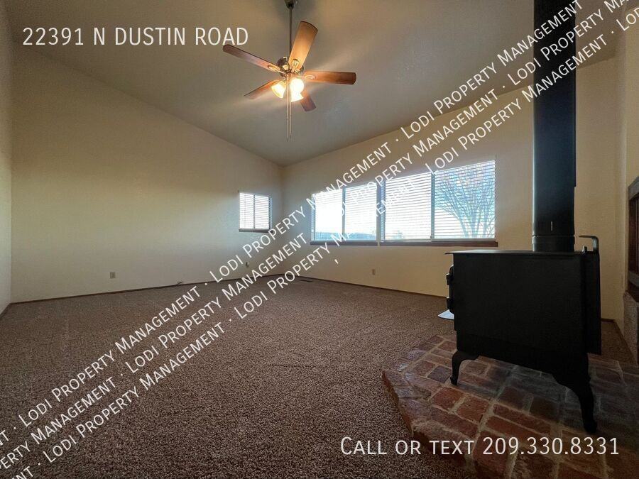 22391 N Dustin Rd - Photo 6 of 33