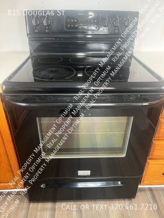 815 Douglas St - Photo 6 of 28