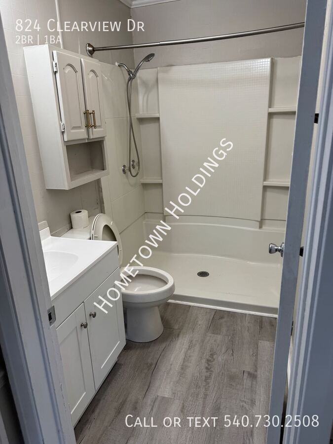 824 Clearview Dr - Photo 2 of 8