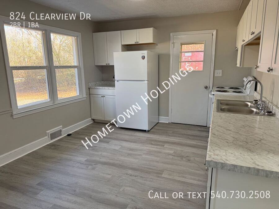 824 Clearview Dr - Photo 3 of 8