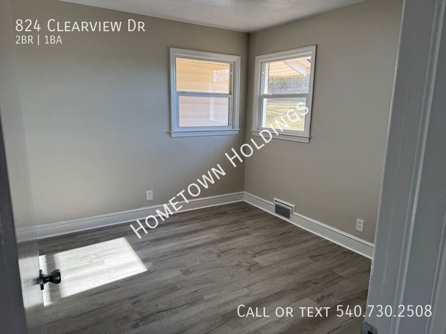 824 Clearview Dr - Photo 4 of 8