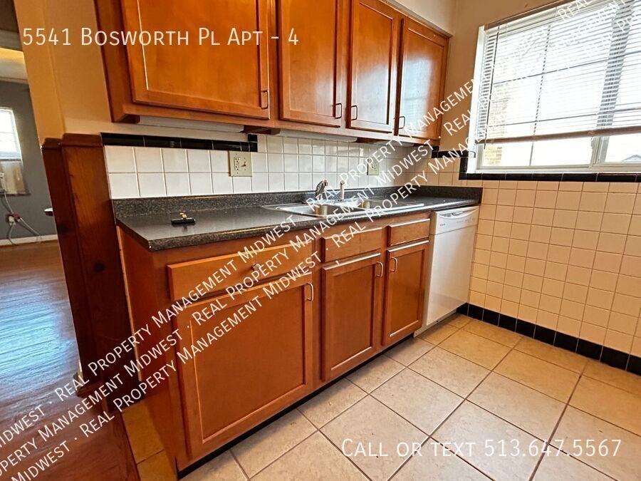 5541 Bosworth Pl #4 - Photo 2 of 12