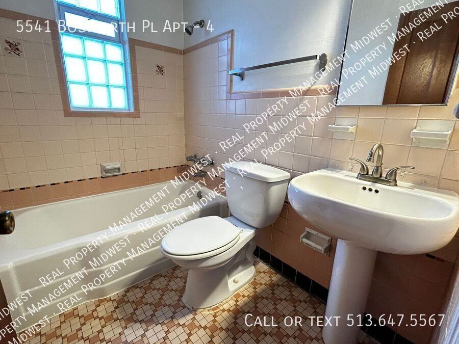 5541 Bosworth Pl #4 - Photo 6 of 12