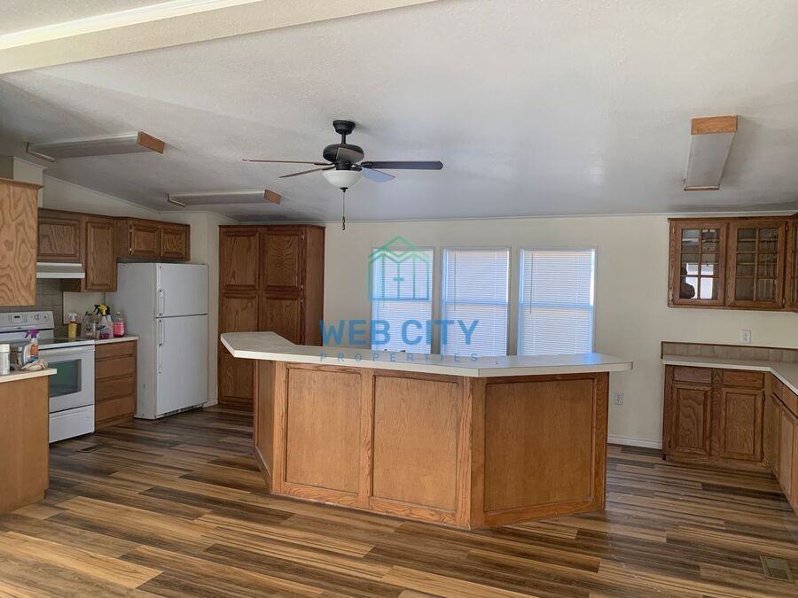 7831 County Road 41514 - Photo 3 of 12