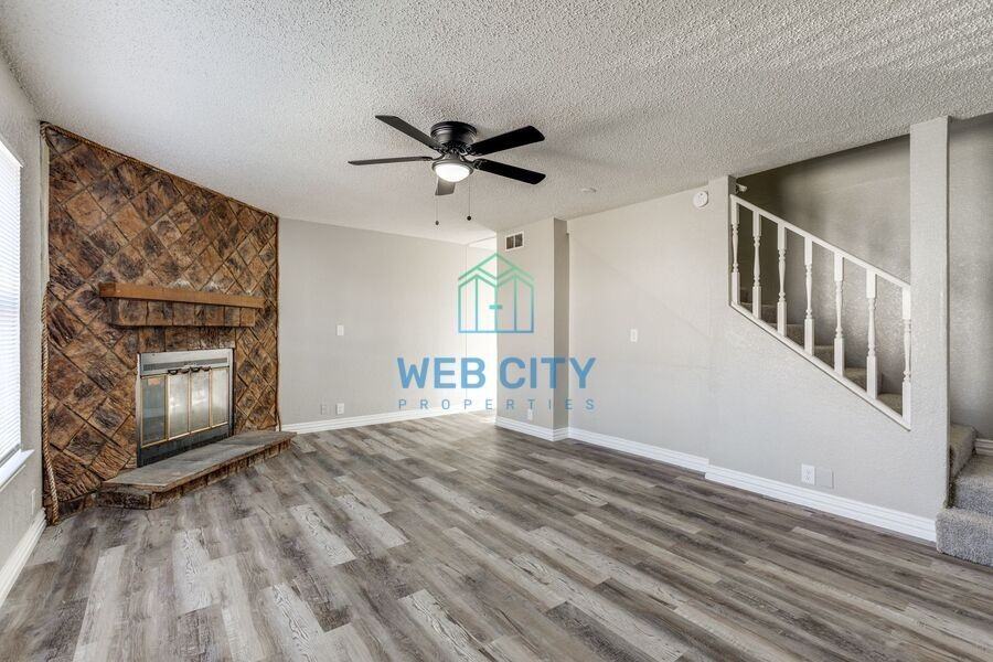 232 Alexandria St - Photo 2 of 12