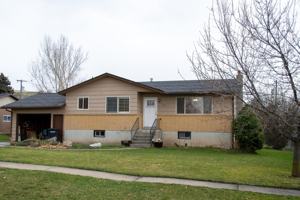 featured image of 176 E 200 S