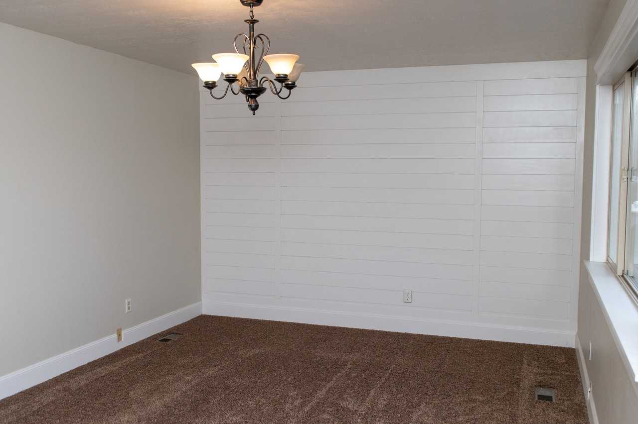 176 E 200 S - Photo 3 of 24