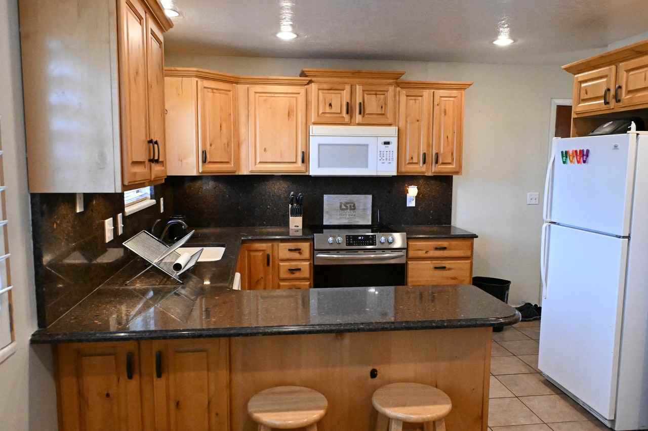 176 E 200 S - Photo 6 of 24