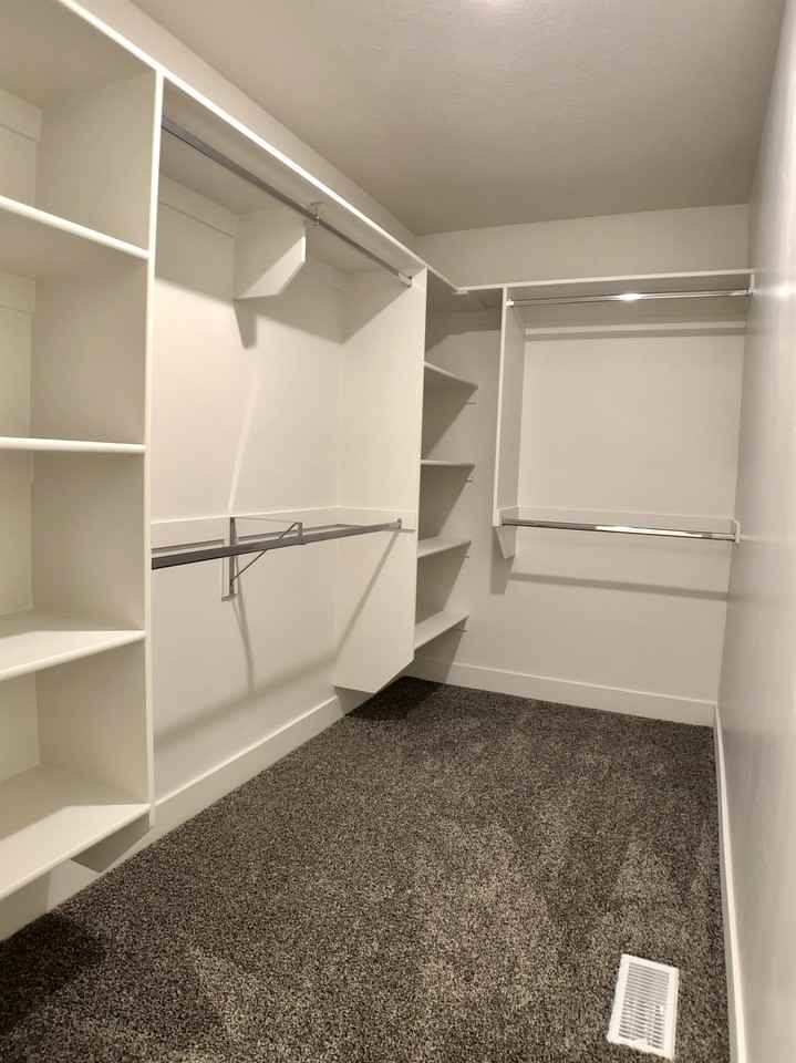 437 S 1400 E - Photo 5 of 34