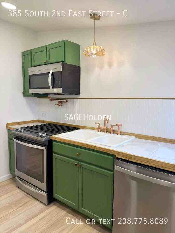 385 South 2nd East Street #C - Photo 2 of 22