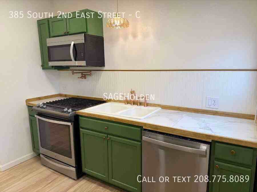 385 South 2nd East Street #C - Photo 3 of 22