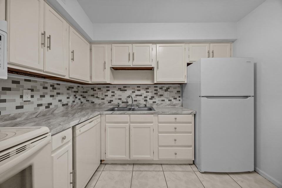 9905 Pineapple Tree Drive #210 - Photo 4 of 8