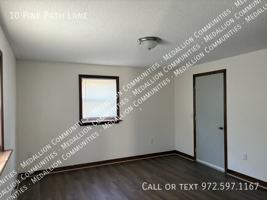 featured image of 10 Pine Path Ln